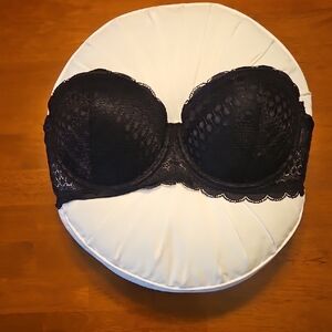 Elegant Black Lace Strapless Bra